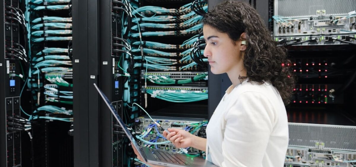 IT woman on laptop